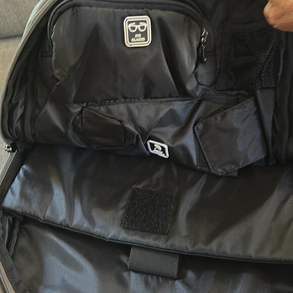 Intelligent Travel Backpack - Smart, Organized, Lightweight Backpack (Titanium) - Picture 3 of 4